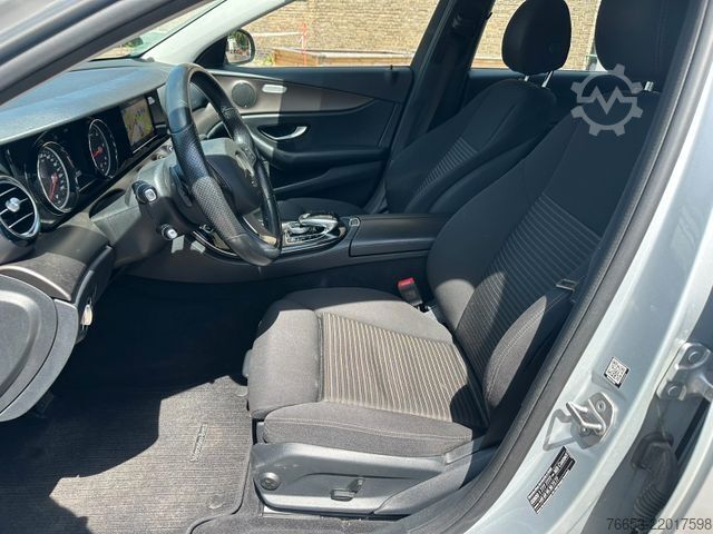 マイクロバス MERCEDES-BENZ E 220d T Automatik 143kw * LED * Navi * Kamera