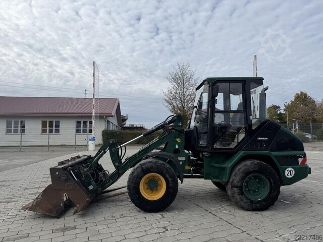 Iekrāvējs Caterpillar 906