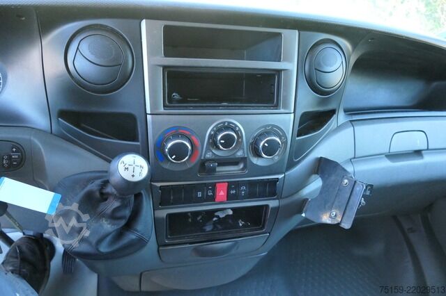 Skriňová dodávka iveco Daily 35 S11 C30C AUTOMATIK KAMERA Regale LUFT DURCHGANG EURO-5 CoC