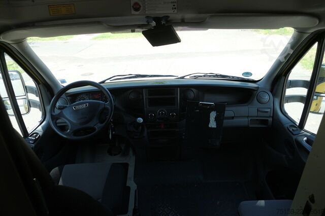 Skriňová dodávka iveco Daily 35 S11 C30C AUTOMATIK KAMERA Regale LUFT DURCHGANG EURO-5 CoC