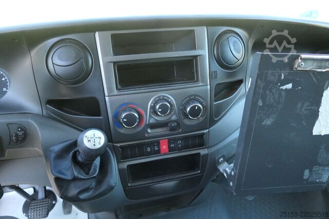 Skriňová dodávka iveco Daily 35 S11 C30C AUTOMATIK KAMERA Regale LUFT DURCHGANG EURO-5 CoC