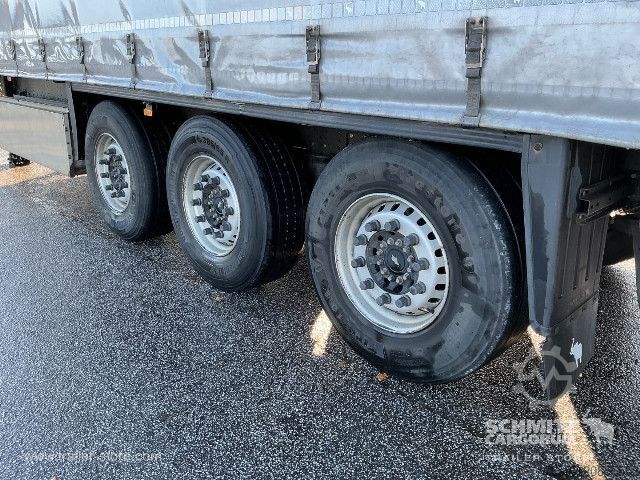Open semitrailer with tarp Schmitz Cargobull Curtainsider Standard Faltwandtür rechts