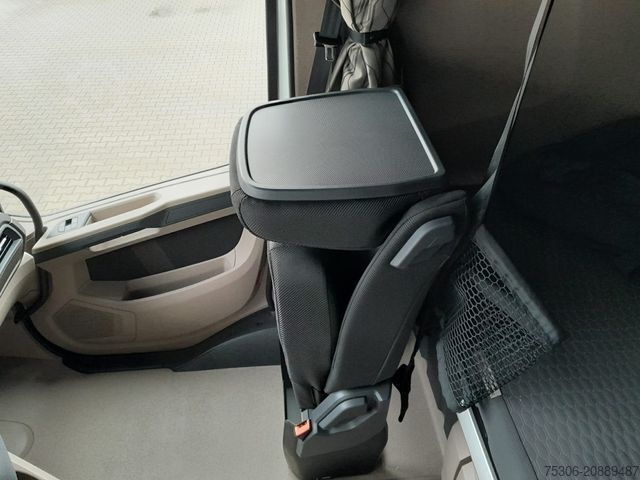 Standard tractor unit DAF XG 480 FT