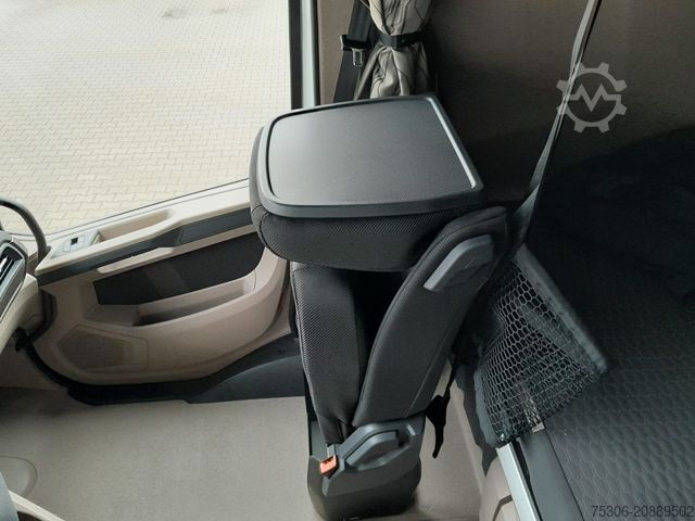 Standard tractor unit DAF XG 480 FT