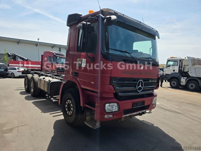 Шасі вантажівки MERCEDES-BENZ Actros 2641 / 6X4 / EPS 3 Pedal / German