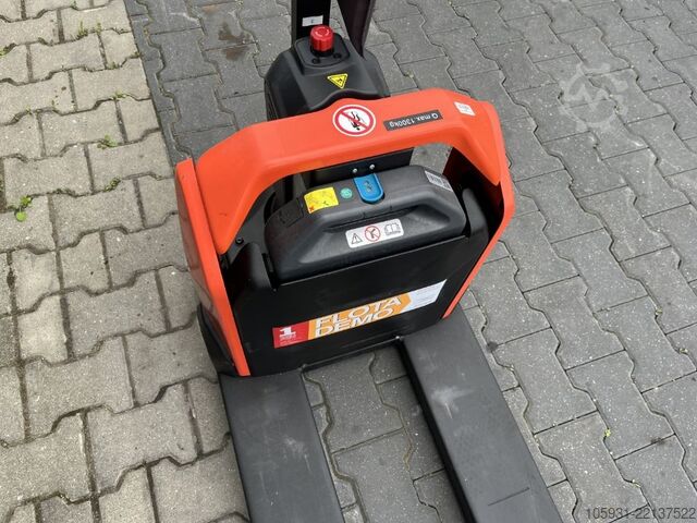 ръчна палетна количка BT LHE130