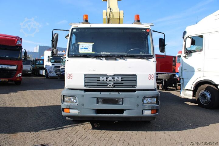 Hebebühne MAN TGL 17.240 + 3PERSON + MANUAL