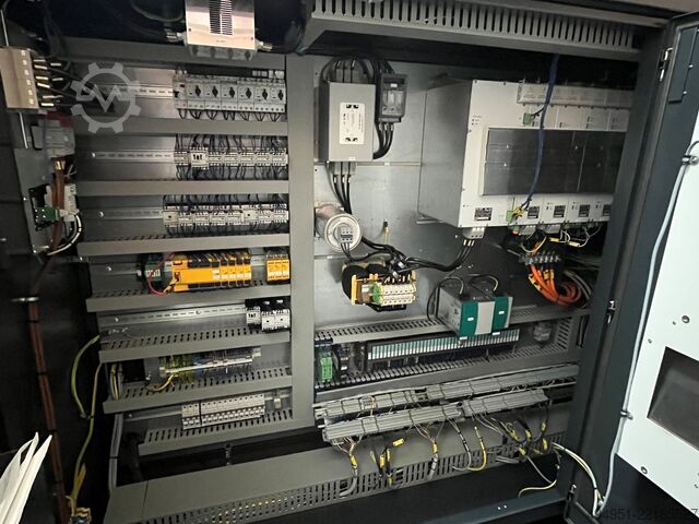 Centro de usinagem de 5 eixos DMG MORI DMU 80 Monoblock