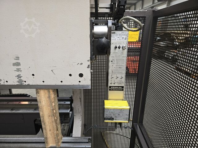 Upogibni stroj Bystronic PR 200