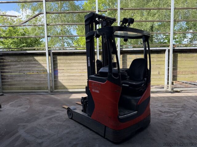 Regalni viličar Linde R16B-01