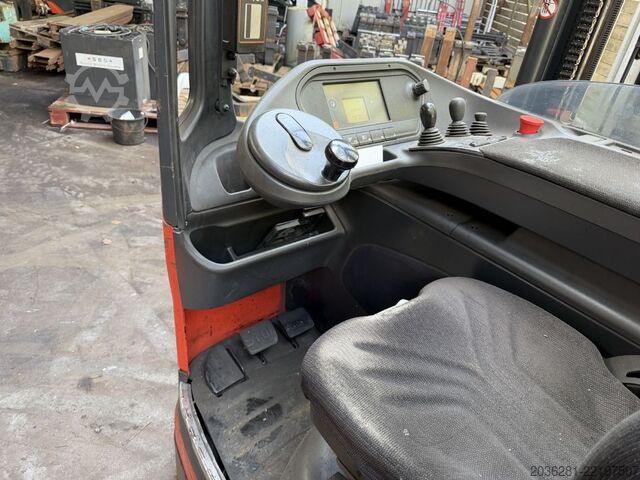 Regalni viličar Linde R16B-01