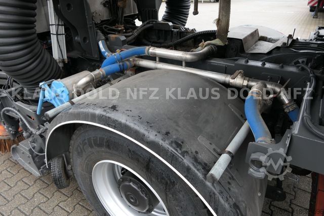 Barredora de calzadas MERCEDES-BENZ Arocs 1840  Straßenkehrmaschine BH 9 Kamera