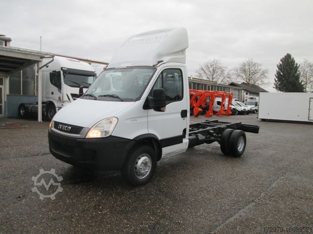Šasija dostavnega vozila IVECO 70C18 3.0 *Maxi-Fahrgestell*Klima*