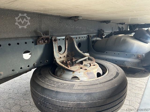 Skåpbil MERCEDES-BENZ ATEGO 818 816 BLUMENKOFFER LUFTFEDERUNG MANUEL