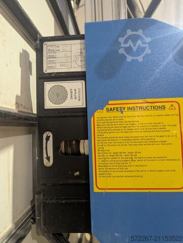 Pystyvanerisää Putsch Meniconi SVP 145