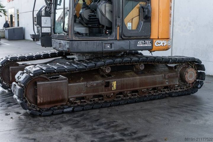 Excavadora sobre orugas CASE CX 145 D SR