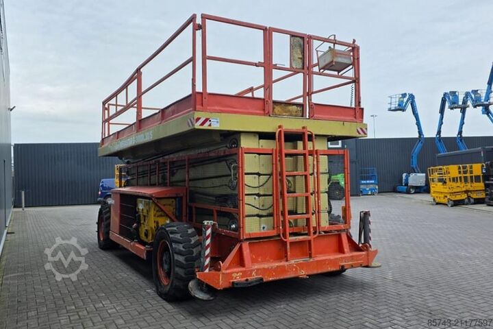 Škarjasto dvigalo Holland Lift G-300DL30/S Diesel, 4x4x4 Drive, 33.5m Working Hei