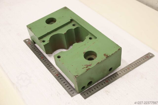 Punching tool intermediate block Mubea Aufnahme Unten
