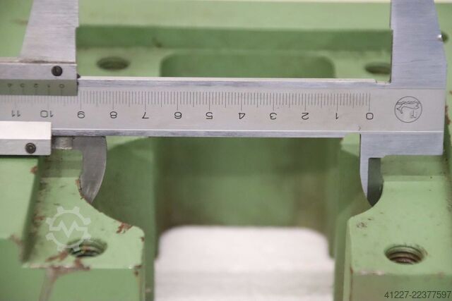 Punching tool intermediate block Mubea Aufnahme Unten