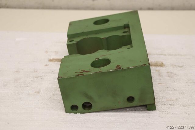 Punching tool intermediate block Mubea Aufnahme Unten