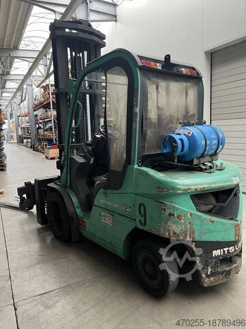 Carretilla elevadora de 4 ruedas Mitsubishi FG25N