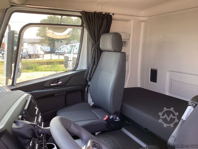 Camión con carrocería personalizada Ford Ford 4x2 Road 1833 Low Roof Sleeper Cab