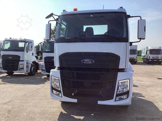 Camión con carrocería personalizada Ford Ford 4x2 Road 1833 Daycab