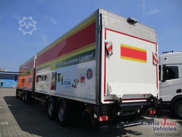 Ledusskapja kravas automašīna Scania R 450 B6x2*4NB Kühlkoffer-Durchladezug mit Lbw.