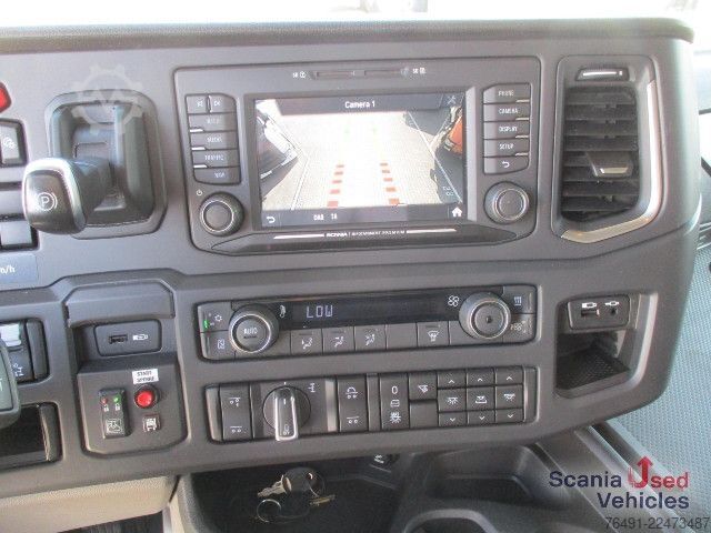 Ledusskapja kravas automašīna Scania R 450 B6x2*4NB Kühlkoffer-Durchladezug mit Lbw.