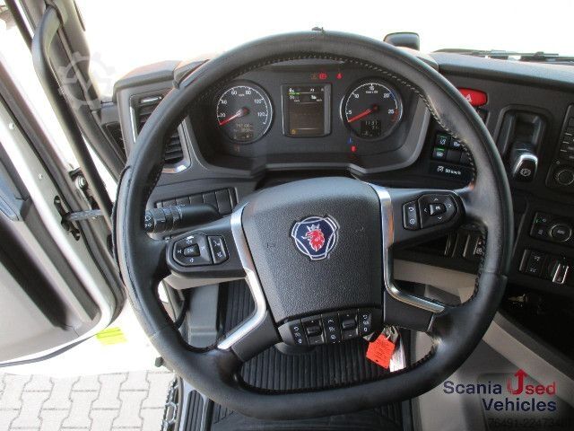 Ledusskapja kravas automašīna Scania R 450 B6x2*4NB Kühlkoffer-Durchladezug mit Lbw.
