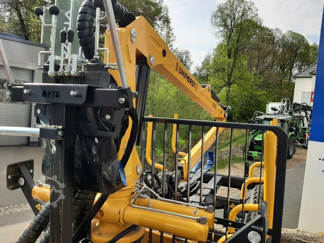 Baļķvedēja piekabe Uniforest Rückehänger Uniforst 6.34 mit Kran