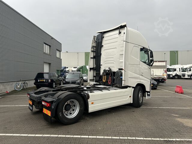 Standardni SZM Volvo FH 500 Globetrotter XL / 957 dkm / Tacho V2 / N...