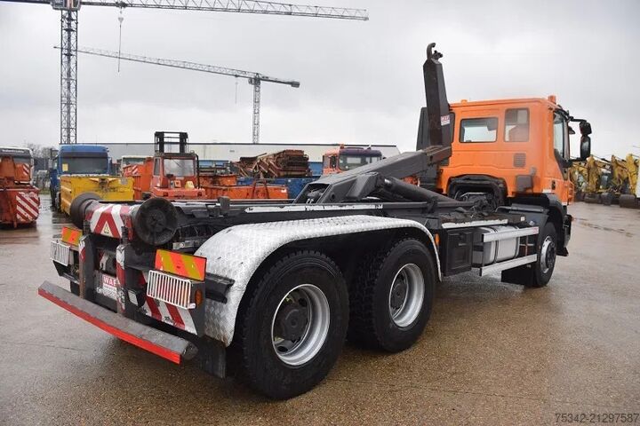 Sistema de brazo de gancho Iveco Trakker 330