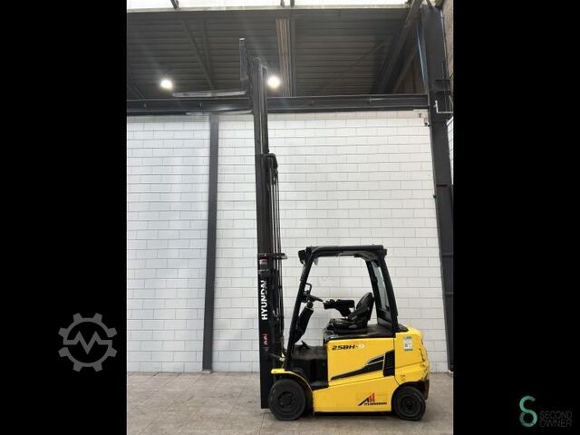 Forklift Hyundai 25BH 9