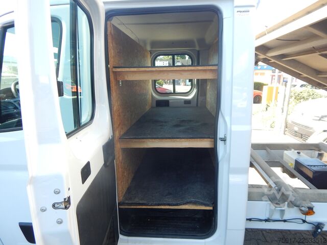 ดัมพ์สามทาง, ไฟเสริม, และห้องโดยสารคู่ (Doka) Peugeot 3-Seiten Kipper  Schutz Boxer Pritsche+Navi+Kamera+AHK 3,5t