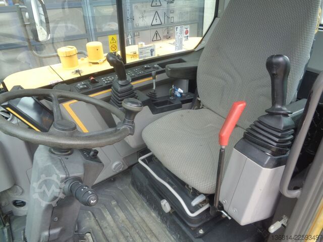 بیل مکانیکی چرخدار VOLVO EW60E Powertilt HS03 + Löffelpaket Klima