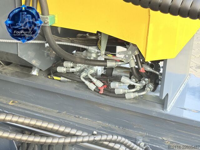 Vierwegestapler Combilift C4000 DIESEL TRIPLEX 6000 FORK POSITIONE