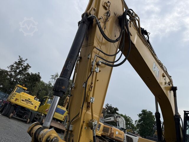 链式挖掘机 CATERPILLAR 330 Kettenbagger 30,8 Ton *5035 BTH