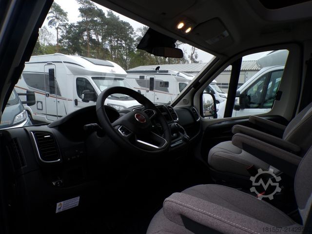 Semi-integrated camper BÜRSTNER Lyseo TD 644 G Tageszulassung / Winterpaket, Bac