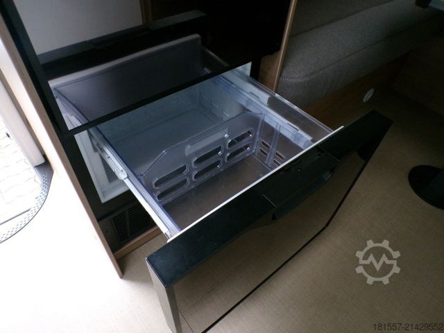 Semi-integrated camper BÜRSTNER Lyseo TD 644 G Tageszulassung / Winterpaket, Bac