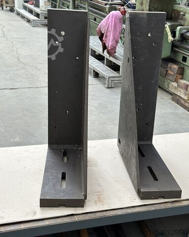 Ζεύγος γωνιακών πλακών από χάλυβα Paire d'équerres en acier 600 x 445 x 150 mm