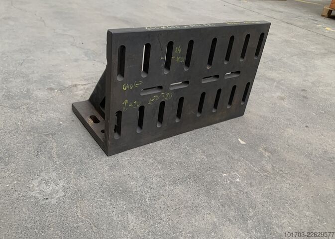  Equerre en fonte 640 x 400 x 320 mm