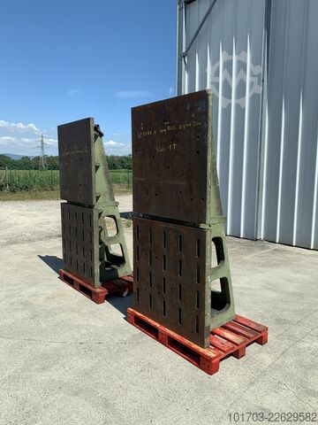  Paire d'équerres en fonte 2075 x 1000 x 700 mm