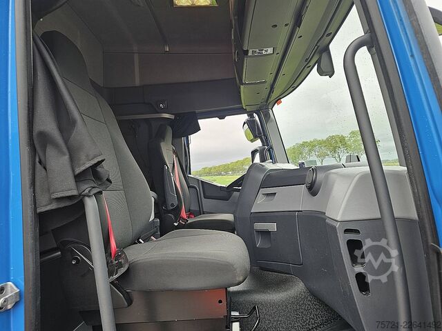  RENAULT T 440