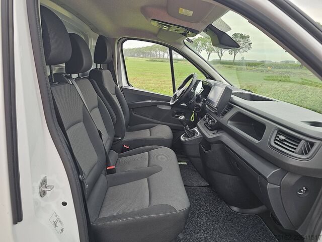 Camioneta familiar de techo alto RENAULT TRAFIC 2.0 DCI 130  L2H1 44 dkm.!!