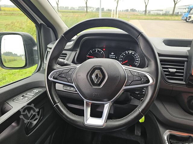 Camioneta familiar de techo alto RENAULT TRAFIC 2.0 DCI 130  L2H1 44 dkm.!!