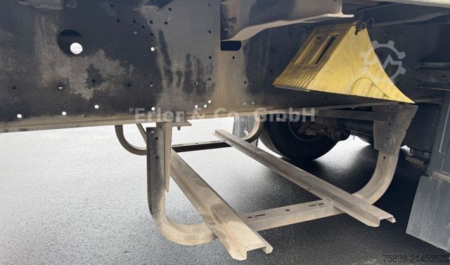 Pracovná plošinová náves SCHMITZ CARGOBULL Rahmen verzinkt, Bordwände, I.+III. Achse Lift