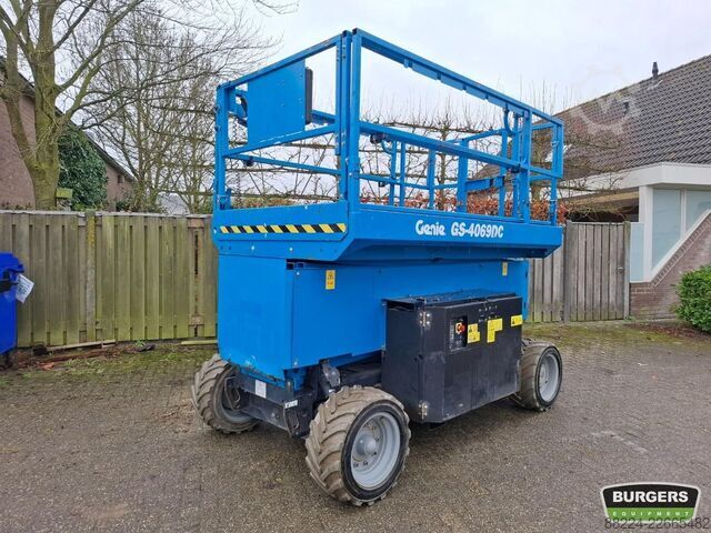 Elevador de tijera Genie GS4069 DC