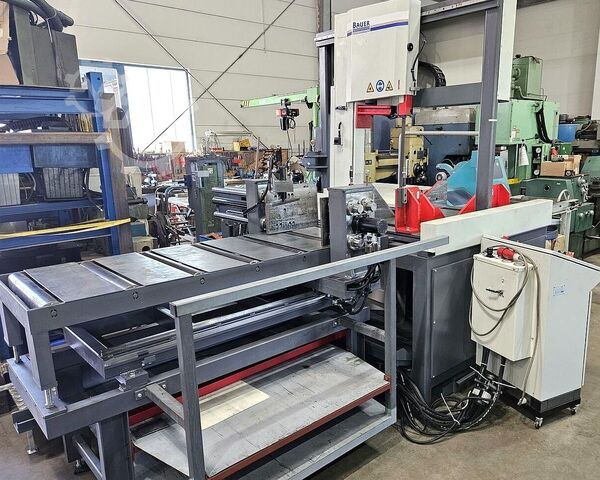 Serra de fita automática, vertical com esquadria BAUER VG 550ZA