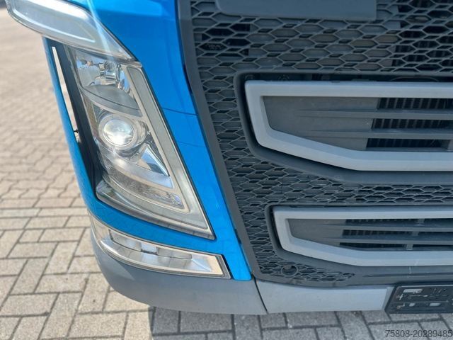 Autocamion cu caroserie interschimbabilă VOLVO FH460 BDF 7,82m  ACC Lane Guard Xenon